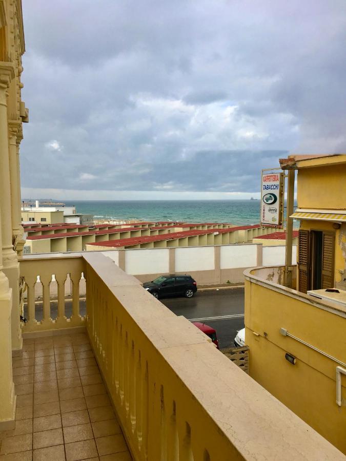 Appartamento Di Fronte Al Mare By Apulia Accommodation Bari Buitenkant foto