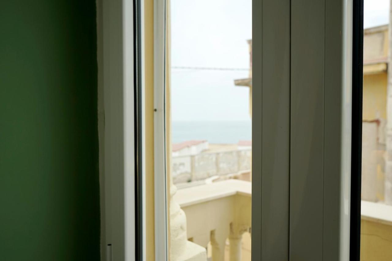 Appartamento Di Fronte Al Mare By Apulia Accommodation Bari Buitenkant foto